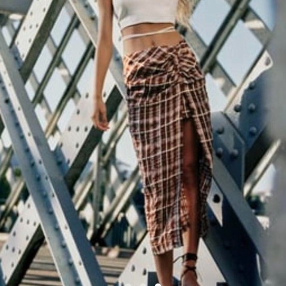 Zara burgundy Plaid Slit Midi Skirt - Picture 3 of 9